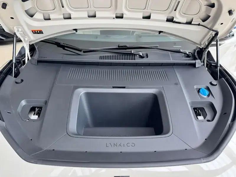 Lynk & Co Z20 2025 Model 530km RWD Max Sunrise Edition — миниатюра 6