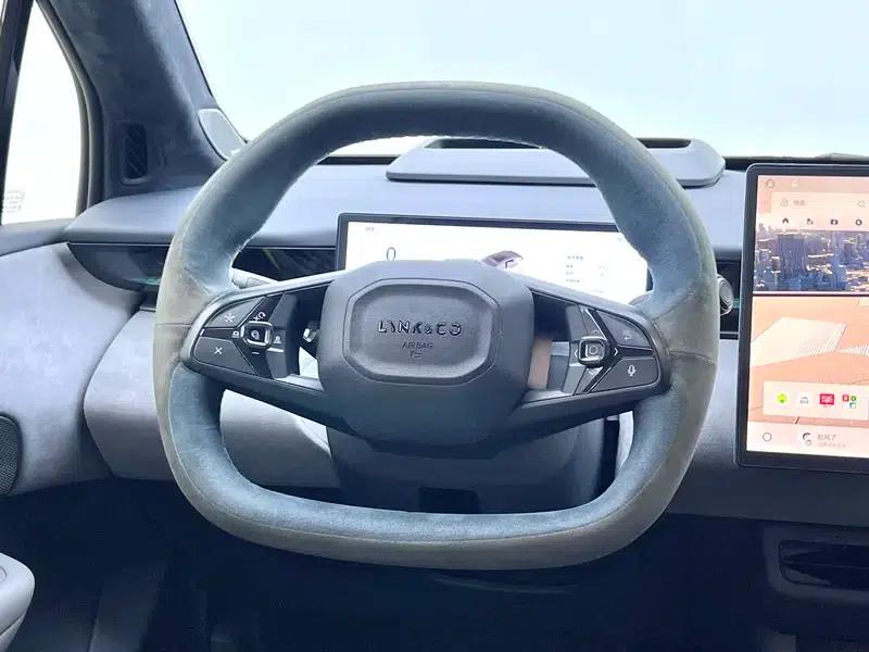Lynk & Co Z20 2025 Model 530km RWD Max Sunrise Edition — миниатюра 16