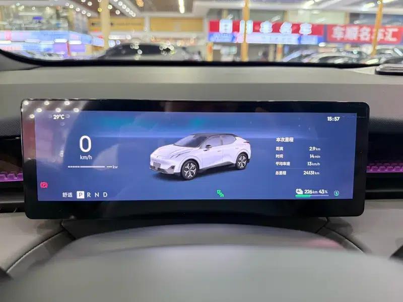 Lynk & Co Z20 2025 Model 530km RWD Pro — миниатюра 20