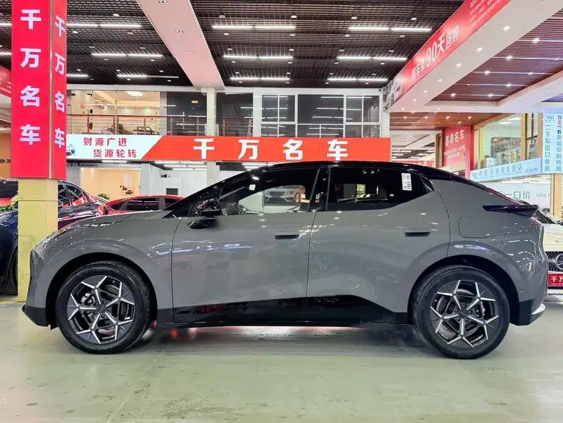Lynk & Co Z20 2025 Model 530km RWD Pro — миниатюра 3