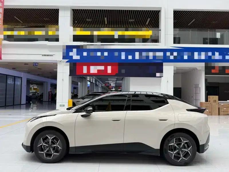 Lynk & Co Z20 2025 Model 530km RWD Pro — миниатюра 4