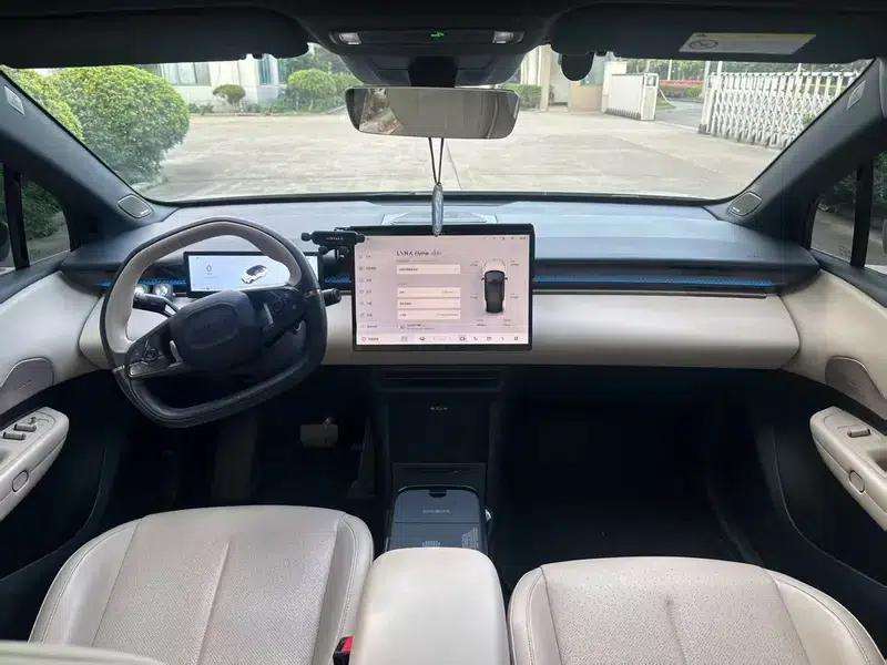 Lynk & Co Z20 2025 Model 530km RWD Pro — миниатюра 6