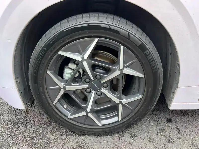 Lynk & Co Z20 2025 Model 530km RWD Max Sunrise Edition — миниатюра 8