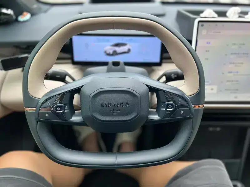 Lynk & Co Z20 2025 Model 530km RWD Max Sunrise Edition — миниатюра 10