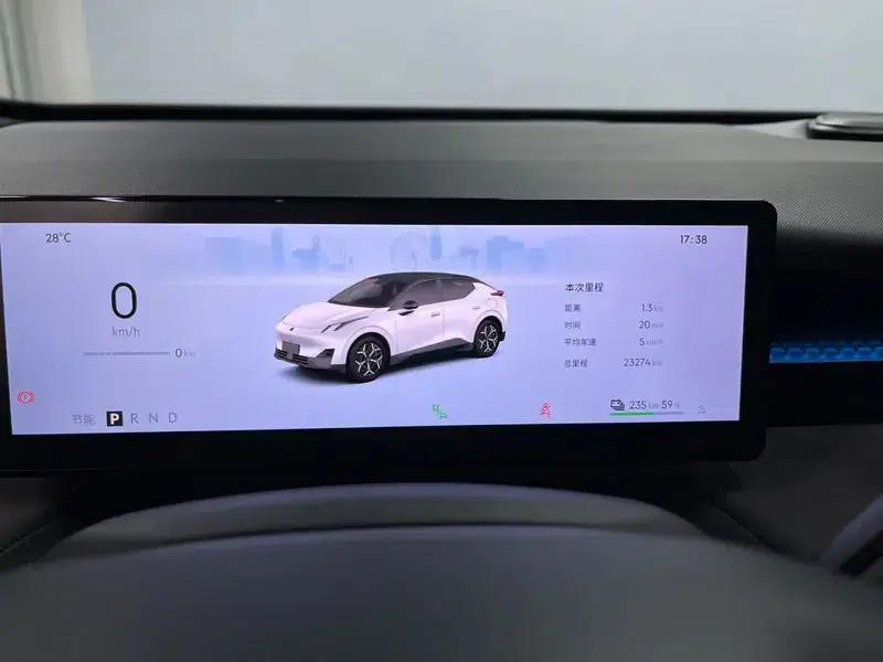 Lynk & Co Z20 2025 Model 530km RWD Pro — миниатюра 10