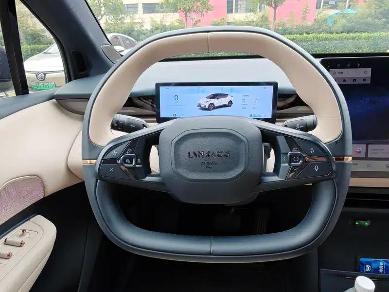 Lynk & Co Z20 2025 Model 530km RWD Pro — миниатюра 11