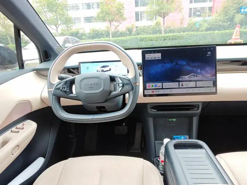 Lynk & Co Z20 2025 Model 530km RWD Pro — миниатюра 12