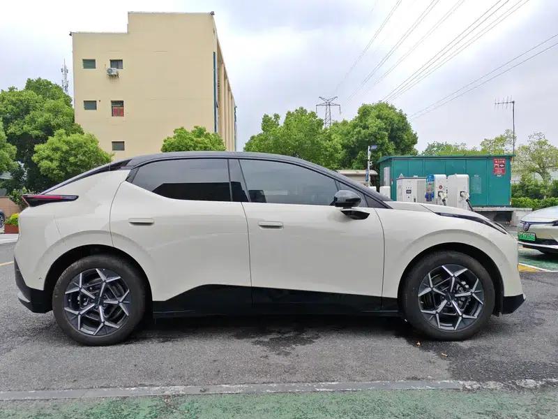 Lynk & Co Z20 2025 Model 530km RWD Pro — миниатюра 8