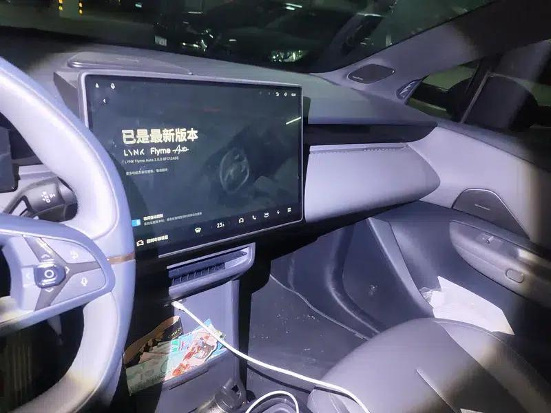 Lynk & Co Z20 2025 Model 530km RWD Pro — миниатюра 12