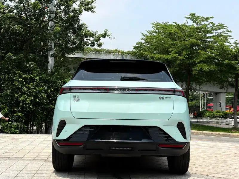 Lynk & Co 06 EM-P 2024 Model, EM-P 126km Long Range Halo — миниатюра 5