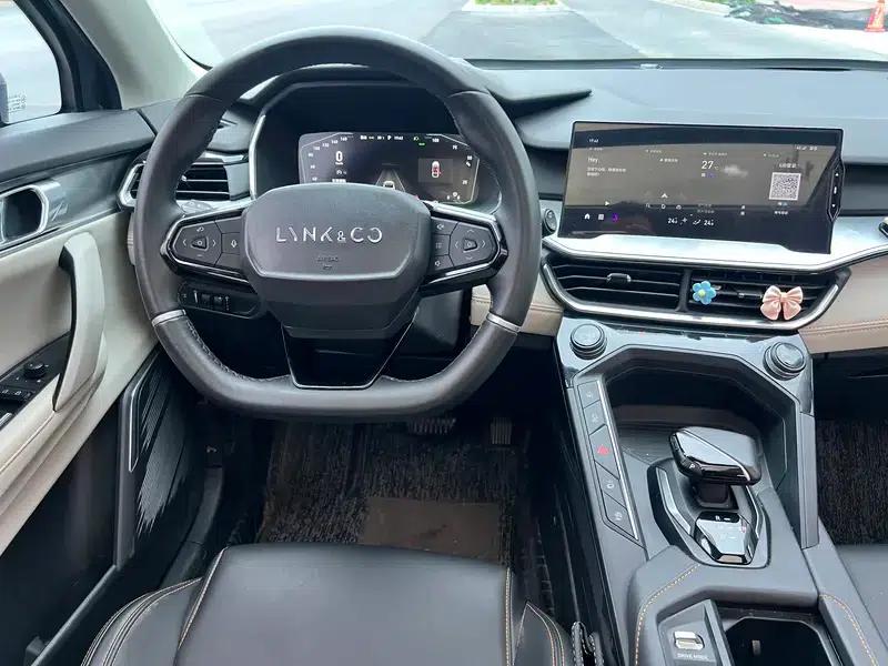 Lynk & Co 06 EM-P 2021 Model 84KM Range Pro — миниатюра 15