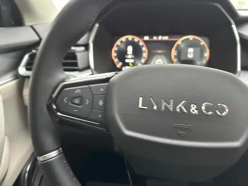 Lynk & Co 06 EM-P 2023 PHEV Remix Shero — миниатюра 16