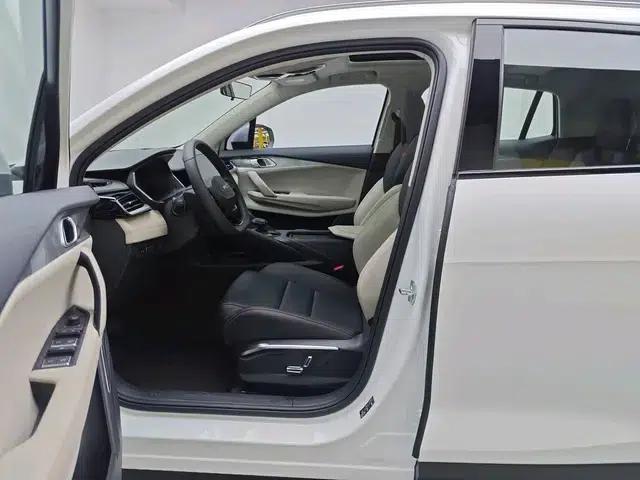 Lynk & Co 06 EM-P 2023 PHEV Remix Pro — миниатюра 17
