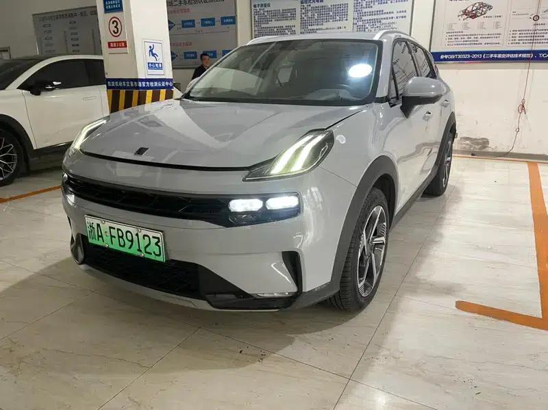 Lynk & Co 06 EM-P 2021 Model 84KM Range Pro — миниатюра 1