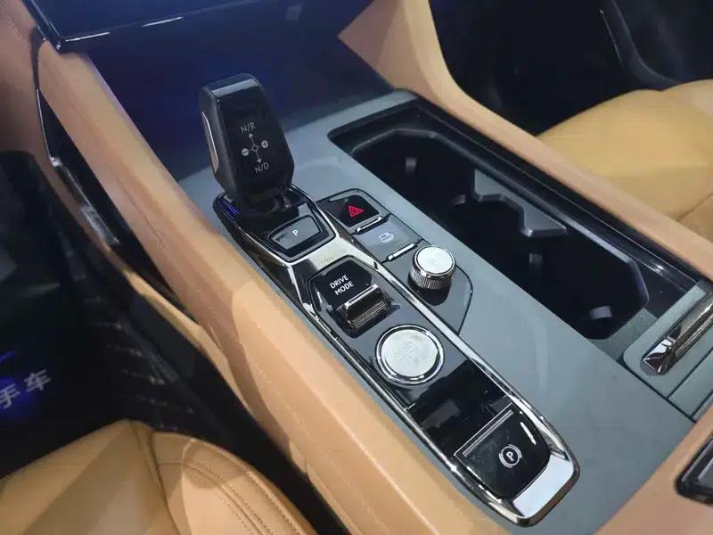 Lynk & Co 09 2021 2.0T Halo 7-seater — миниатюра 22