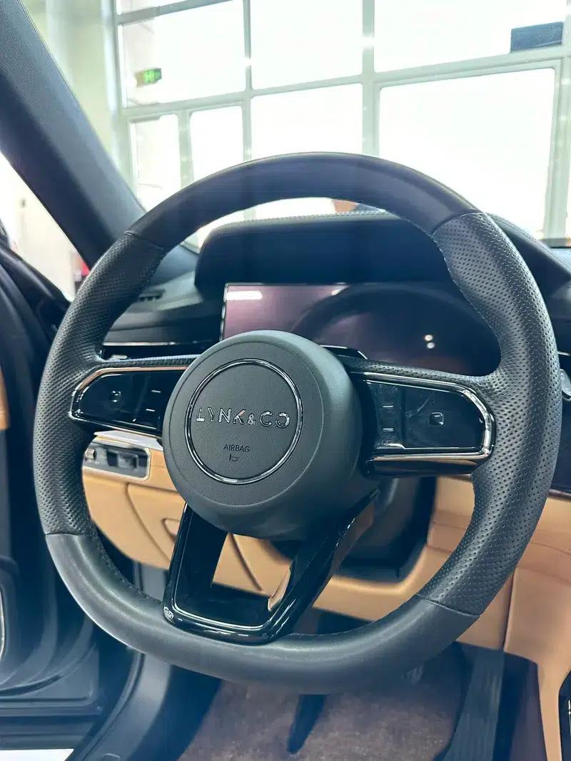 Lynk & Co 09 2021 2.0T Halo 7-seater — миниатюра 7