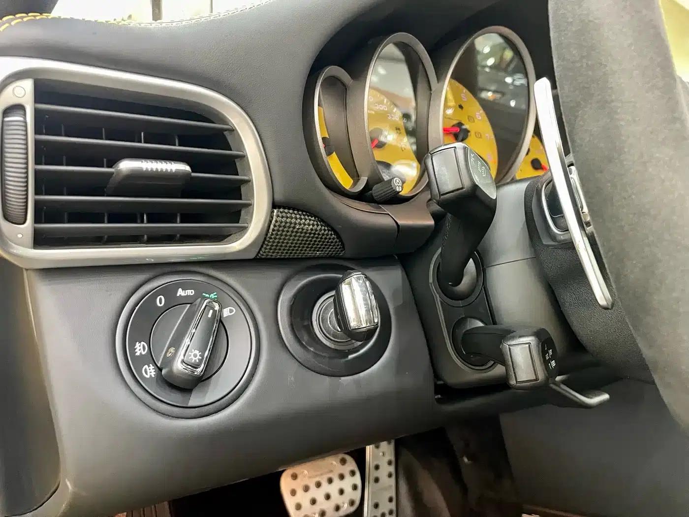 2010 Porsche 911 Carrera 4S 3.8L — миниатюра 17
