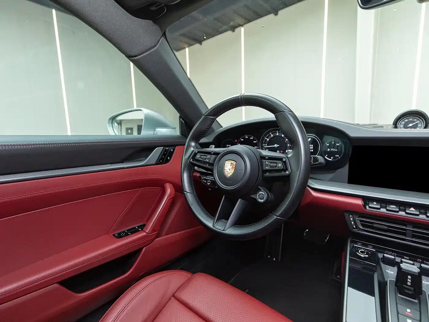 Porsche 911 2020 Carrera 4 3.0T — миниатюра 3