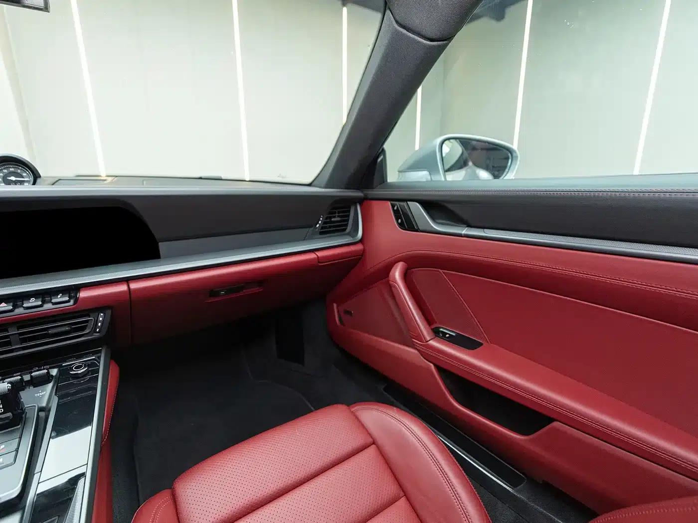 Porsche 911 2020 Carrera 4 3.0T — миниатюра 4