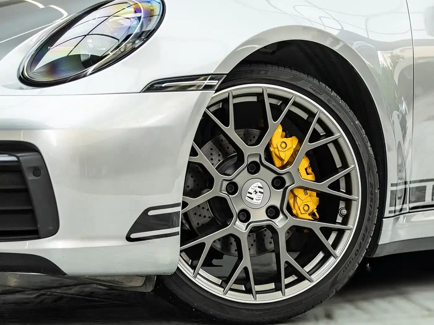 Porsche 911 2020 Carrera 4 3.0T — миниатюра 10