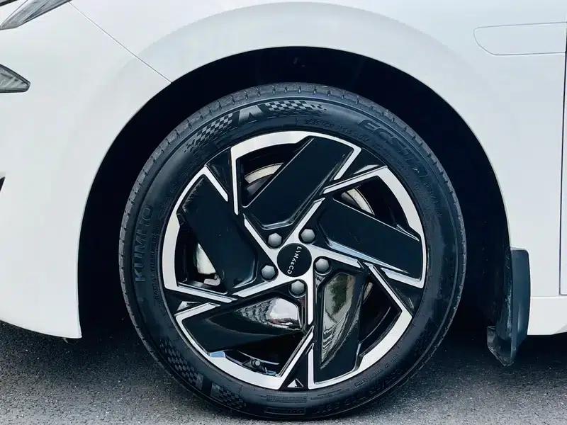 Lynk & Co 07 EM-P 2024 model, 126km long range, Halo — миниатюра 11