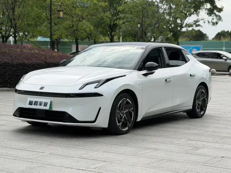 Lynk & Co 07 EM-P 2024 model, 126km long range, Halo — миниатюра 1