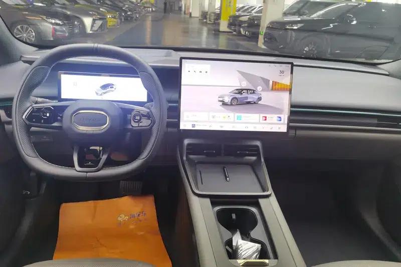 Lynk & Co 07 EM-P 2024 model, 126km long range, Halo — миниатюра 12