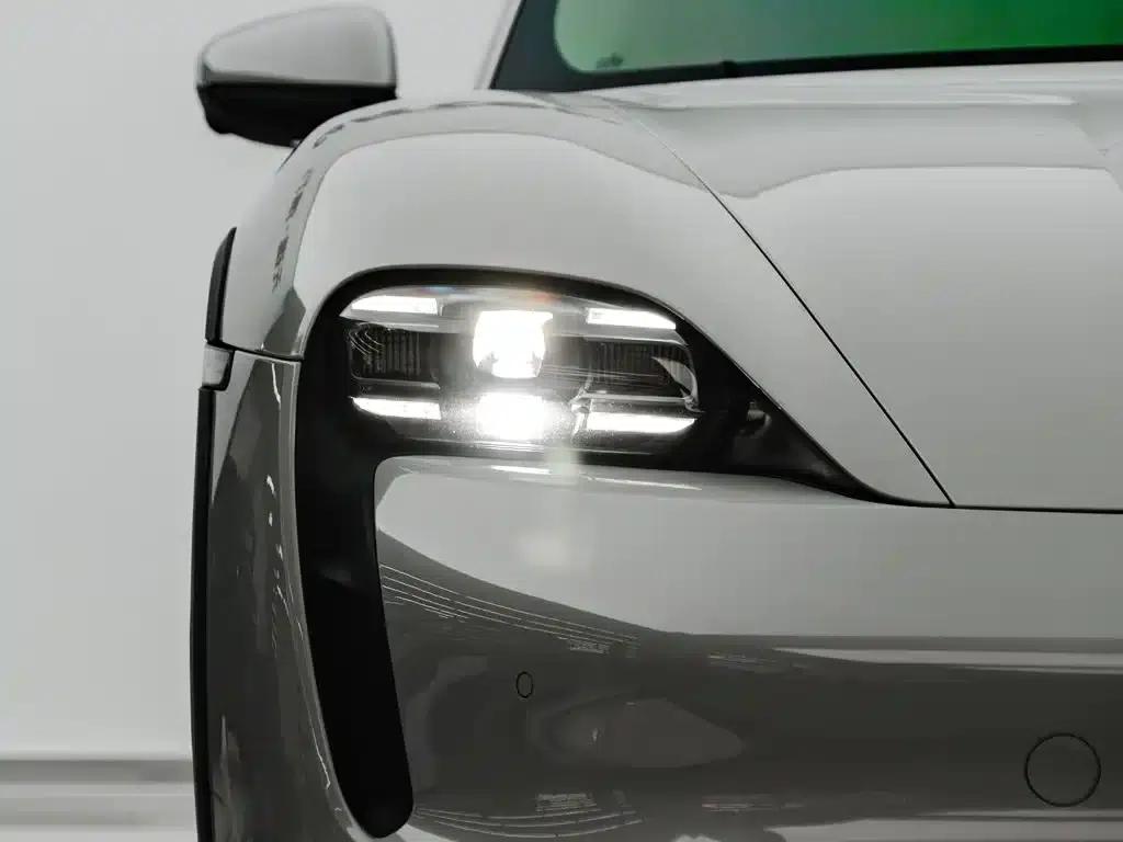 Taycan 2022 Taycan 4 Cross Turismo — миниатюра 9