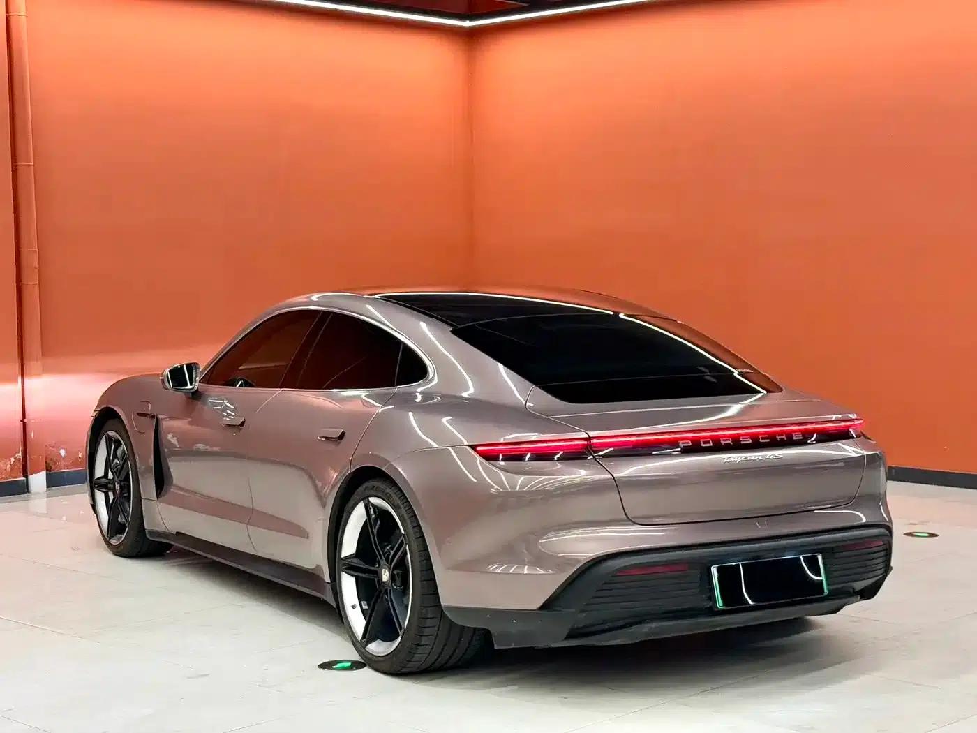2019 Taycan 4S — миниатюра 12