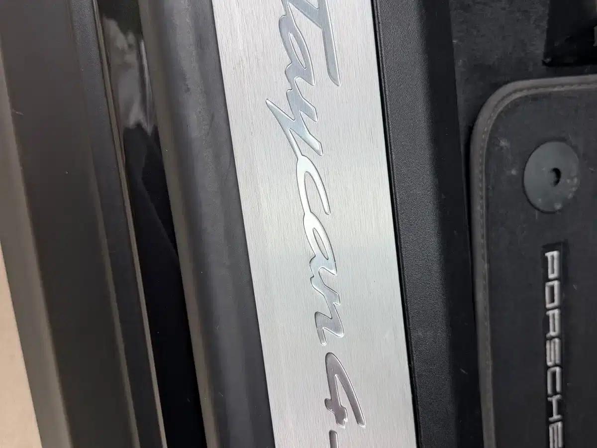 2019 Taycan 4S — миниатюра 17