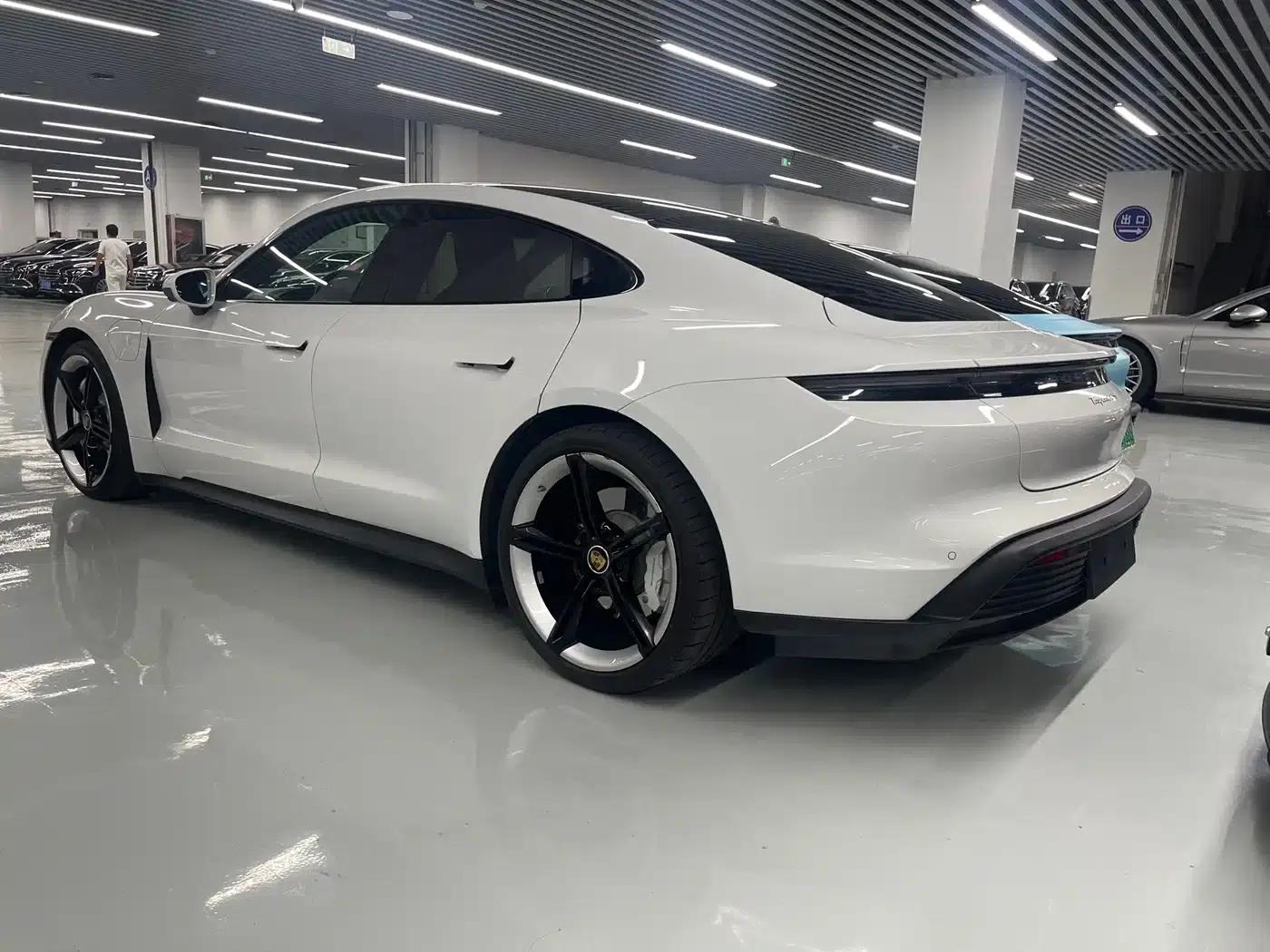 2022 Taycan 4S — миниатюра 16