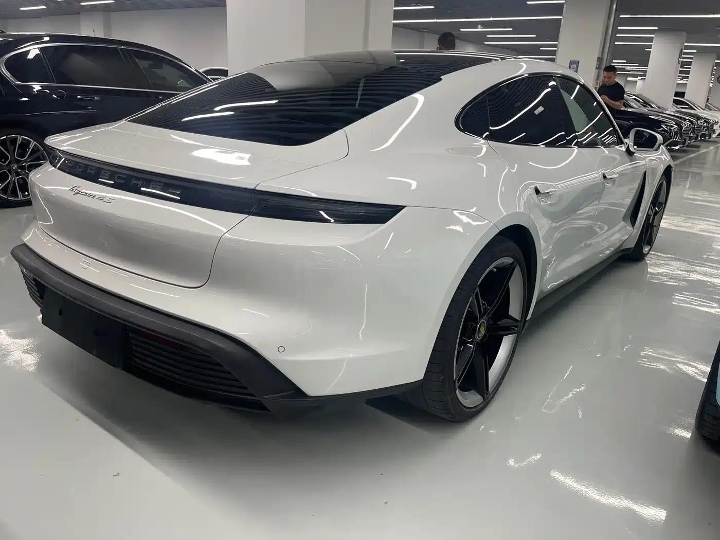 2022 Taycan 4S — миниатюра 18