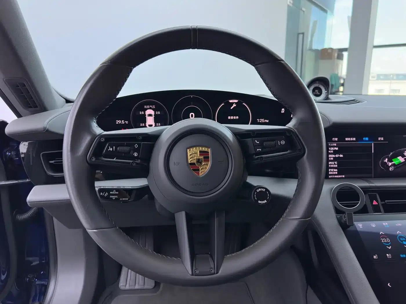 Taycan 2022 Taycan 4 Cross Turismo — миниатюра 17