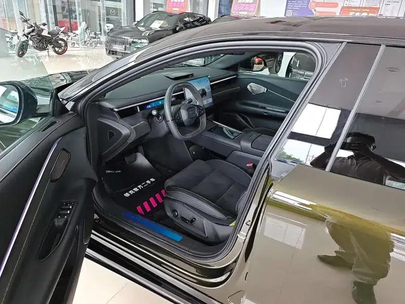 Lynk & Co 10 EM-P 2025 240 AWD Ultra Sport Edition — миниатюра 11