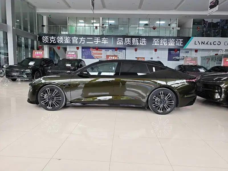 Lynk & Co 10 EM-P 2025 240 AWD Ultra Sport Edition — миниатюра 3