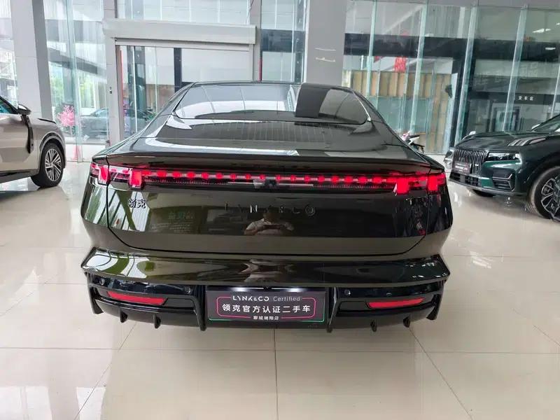 Lynk & Co 10 EM-P 2025 240 AWD Ultra Sport Edition — миниатюра 5