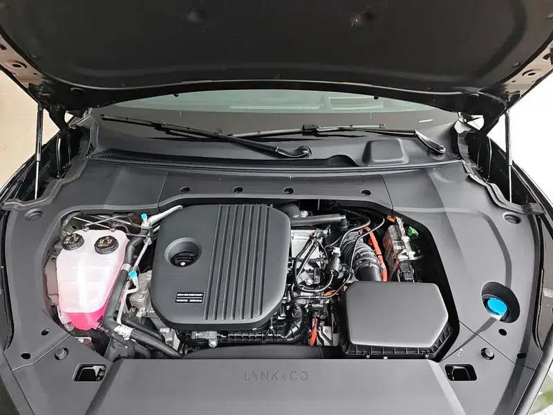 Lynk & Co 10 EM-P 2025 240 AWD Ultra Sport Edition — миниатюра 7