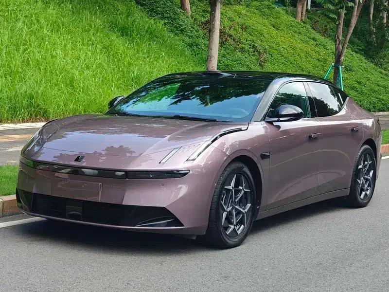 Lynk & Co 10 EM-P 2025 Model 240 AWD Ultra — миниатюра 1
