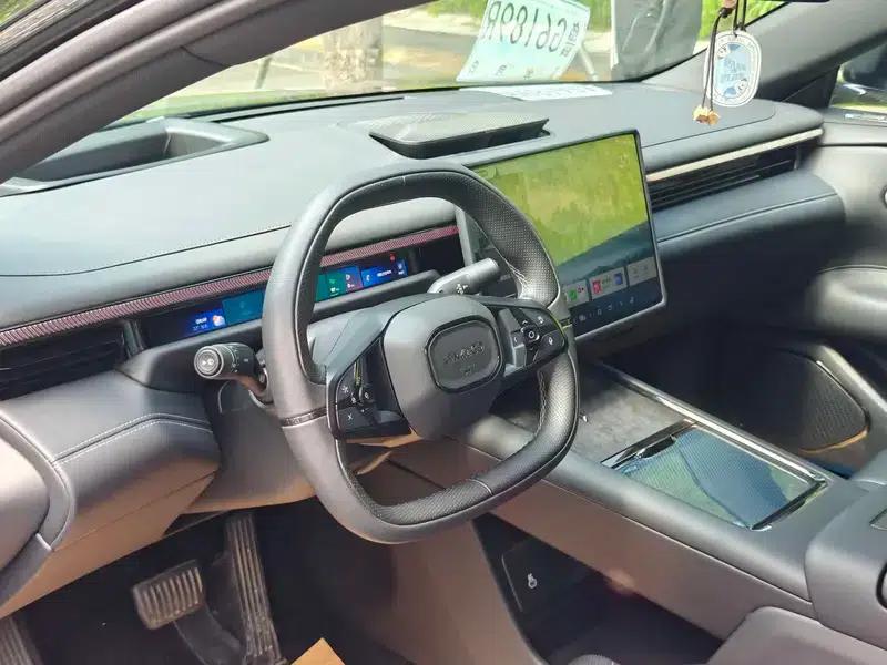 Lynk & Co 10 EM-P 2025 Model 240 AWD Ultra — миниатюра 17
