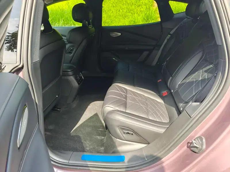 Lynk & Co 10 EM-P 2025 Model 240 AWD Ultra — миниатюра 20