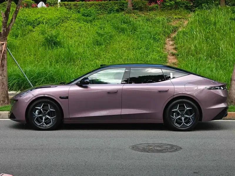 Lynk & Co 10 EM-P 2025 Model 240 AWD Ultra — миниатюра 3