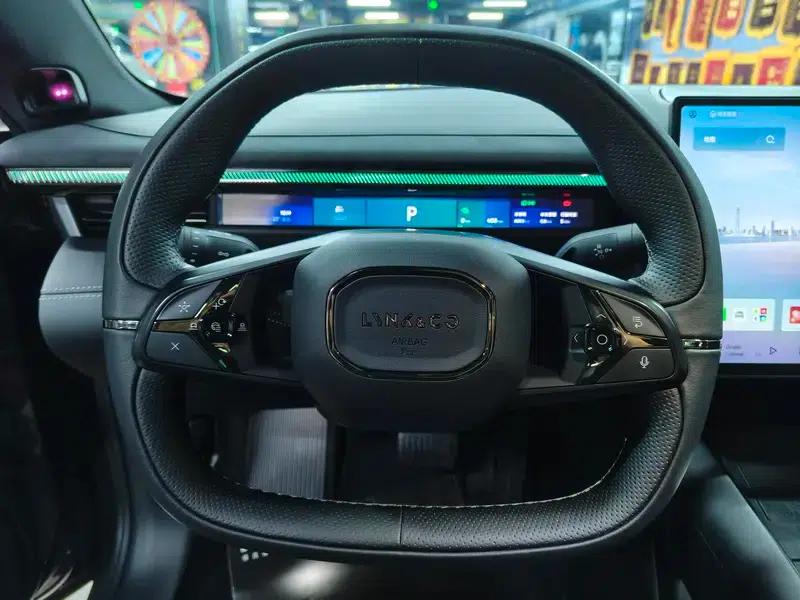 Lynk & Co 10 EM-P 2025 Model 120 AWD Ultra — миниатюра 15