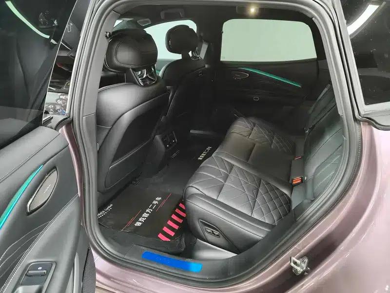 Lynk & Co 10 EM-P 2025 Model 120 AWD Ultra — миниатюра 17