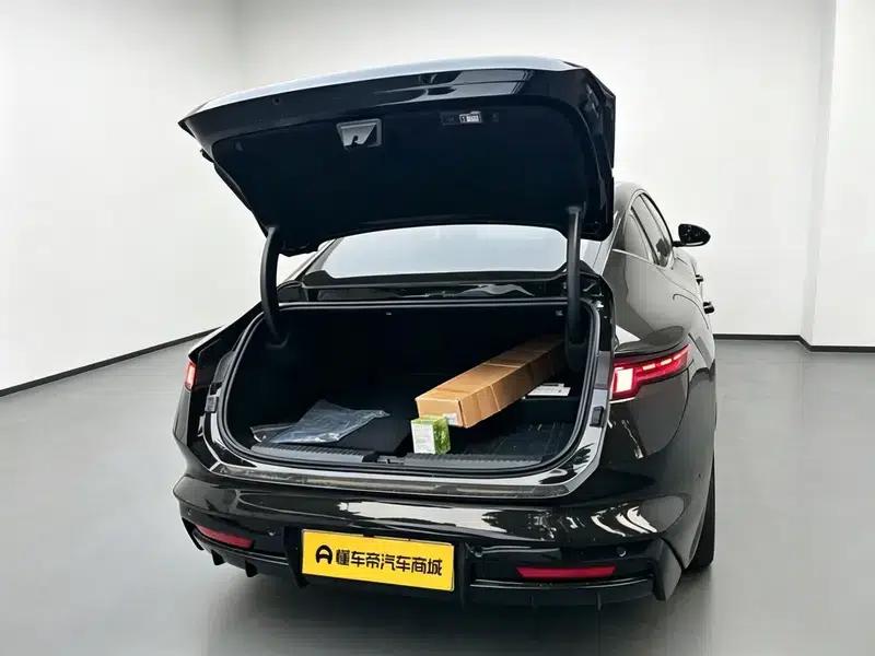 Lynk & Co 10 EM-P 2025 Model 240 AWD Ultra — миниатюра 7