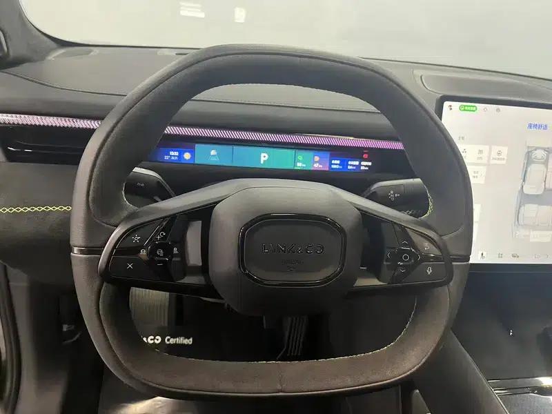 Lynk & Co 10 EM-P 2025 240 AWD Ultra Sport Edition — миниатюра 12
