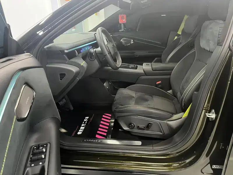 Lynk & Co 10 EM-P 2025 240 AWD Ultra Sport Edition — миниатюра 13