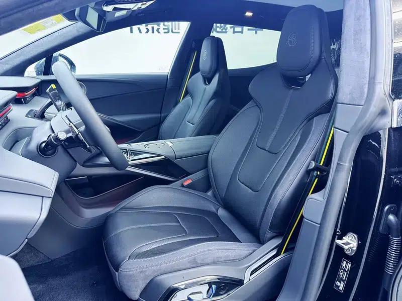 2025 Eletre 600 Luxury Edition — миниатюра 22