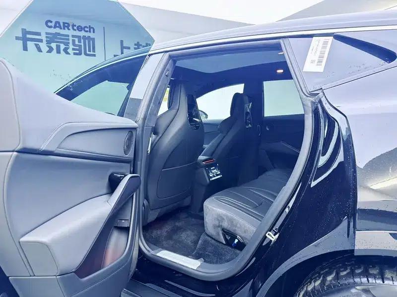 2025 Eletre 600 Luxury Edition — миниатюра 23