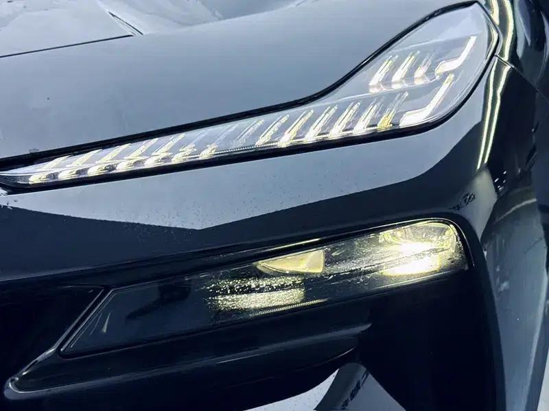 2025 Eletre 600 Luxury Edition — миниатюра 8