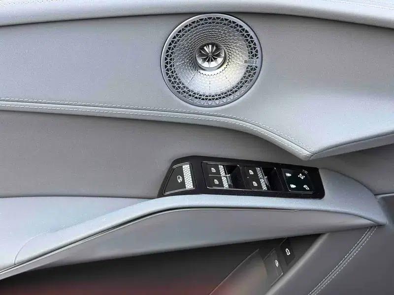 2025 Eletre 600 Luxury Edition — миниатюра 23